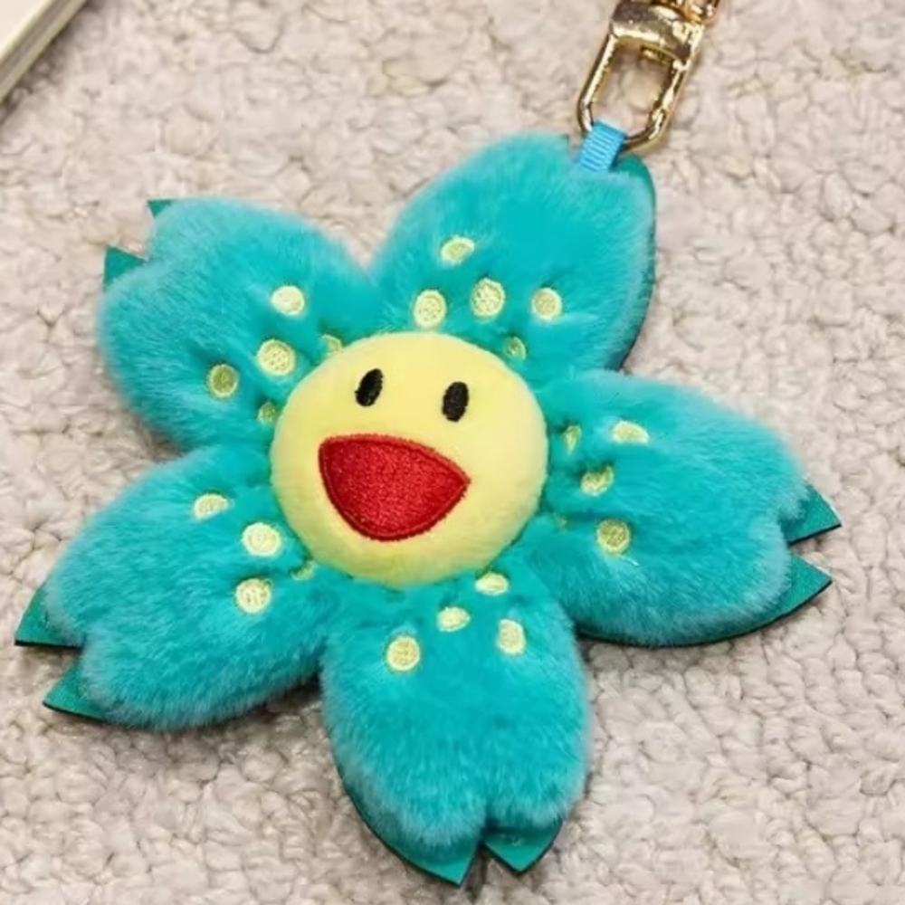 NEW Flower Plush Keychain Bag Charm - Picture 2 of 5
